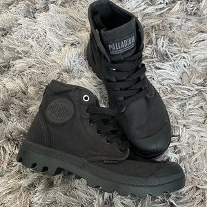 Like New Black Canvas Palladium Ankle Boots Size 4.5